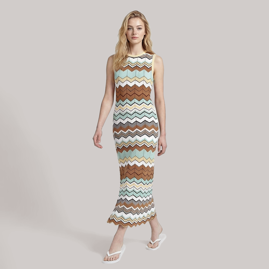 Round neck sleeveless wavy striped knitted maxi dress