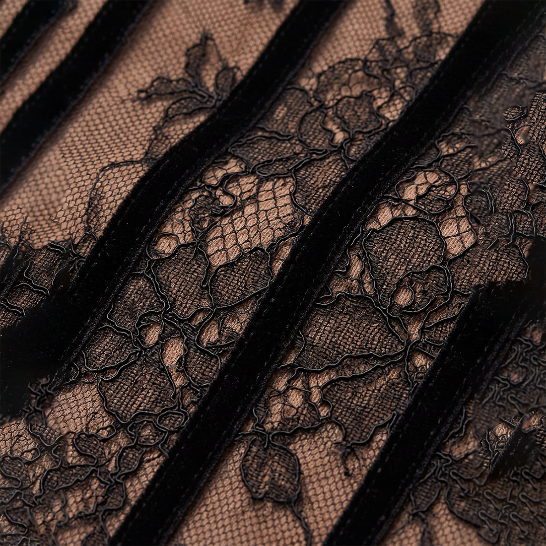 【Party & Event】 Maxi Bodycon Polyester Glam Strapless Lace Spliced Dress - MYTHSIS