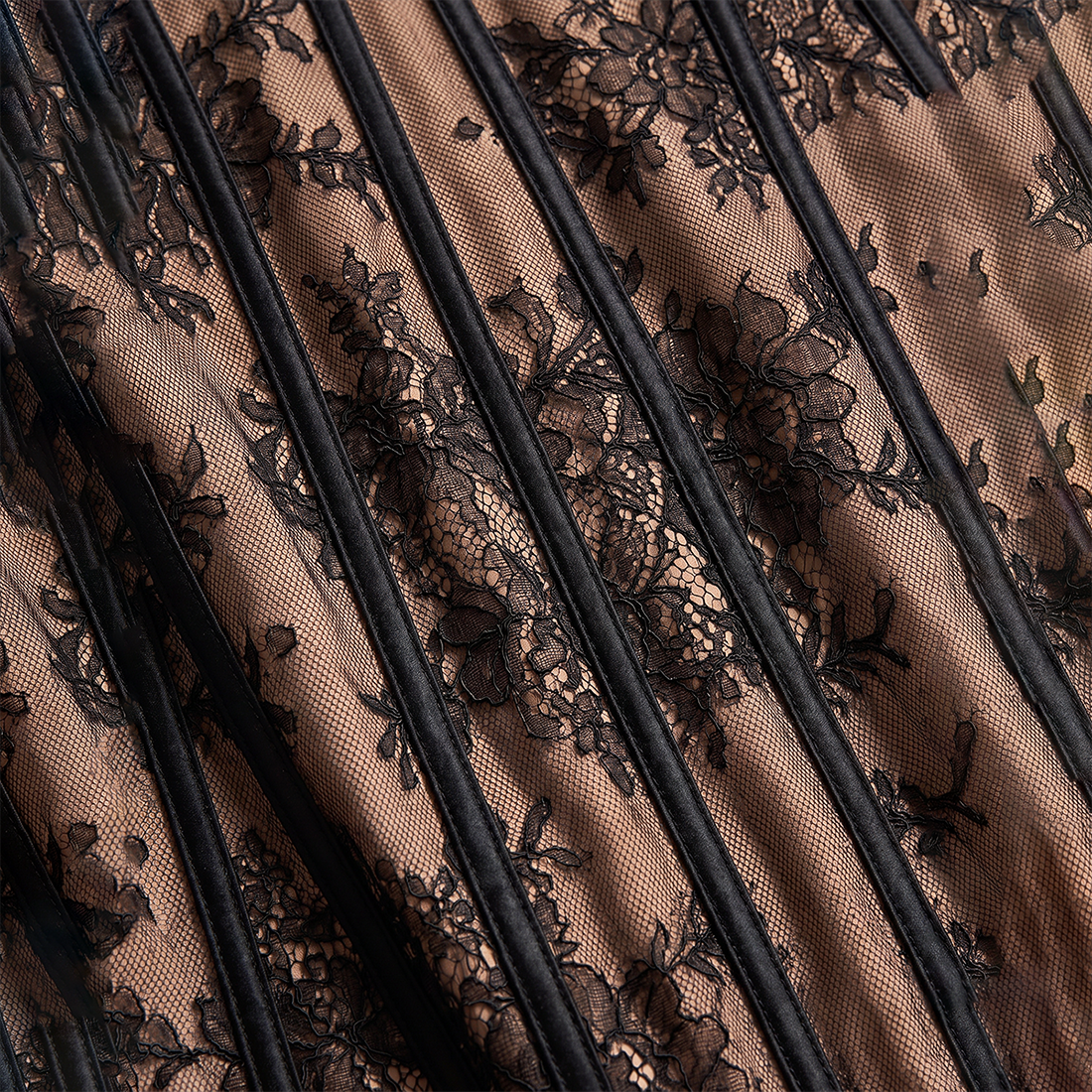 【Party & Event】 Maxi Bodycon Polyester Glam Strapless Lace Spliced Dress - MYTHSIS