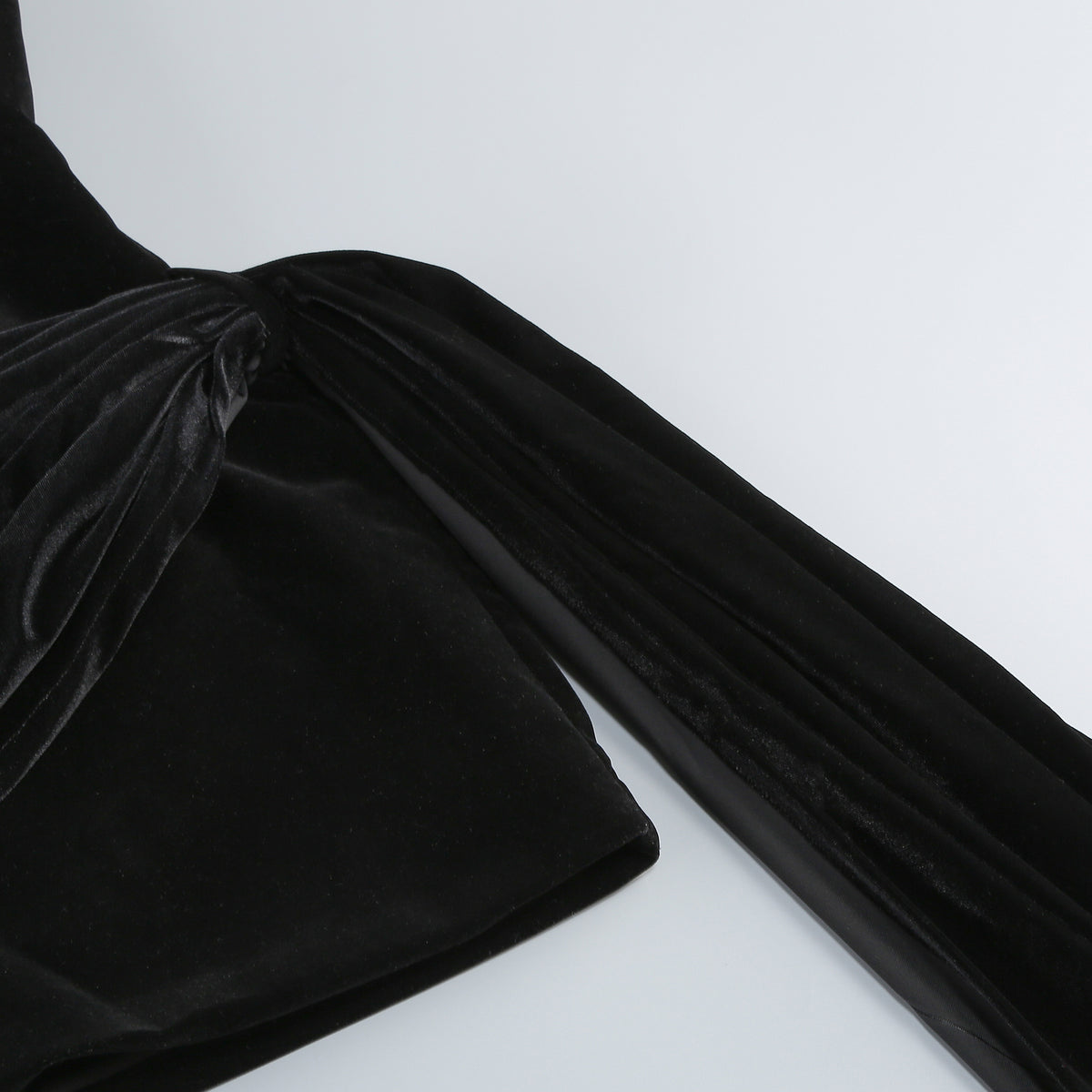 Wholesale Women's Velvet Ruched Fitted Midi Dress – XS Womens Clothing